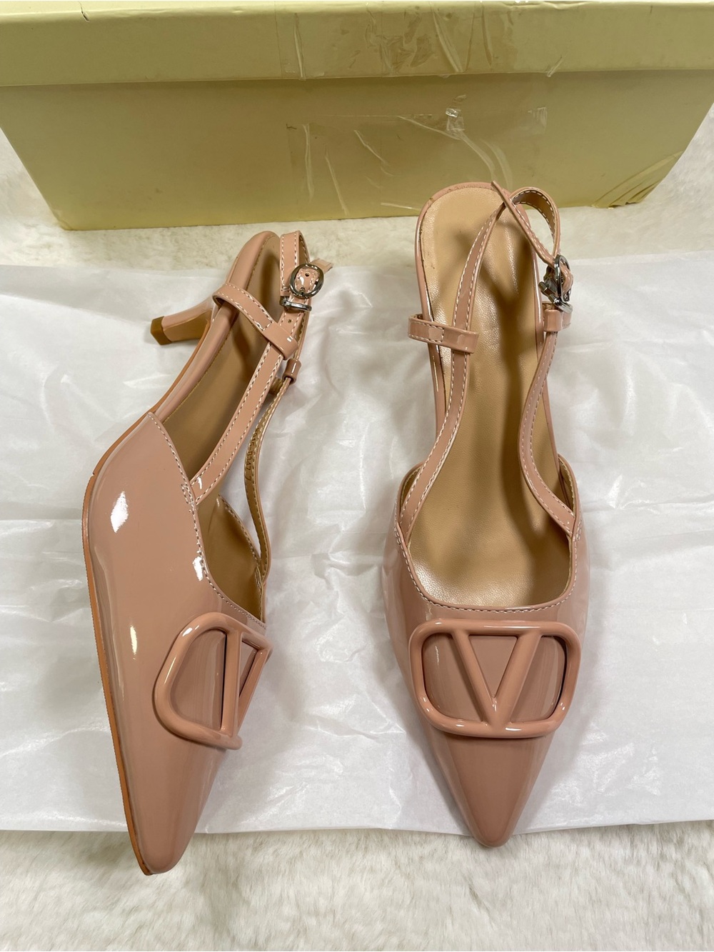Patent V-Buckle Slingback Kitten Heel Pumps in Blush, Size 7